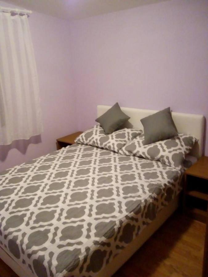 Apartman Lana Vir Exteriér fotografie